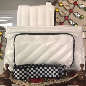NWOT THINK ROYLN White Patent Bak Street w/Matching Pouch & Fashion Strap
